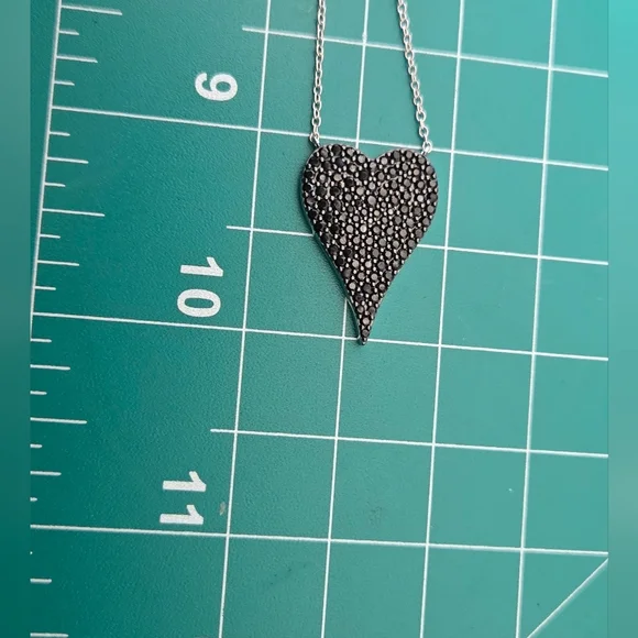 Elegant 925 Sterling Black Heart Pendant Necklace - Picture 3 of 14